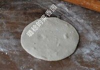 酸菜盒子的做法 步骤16