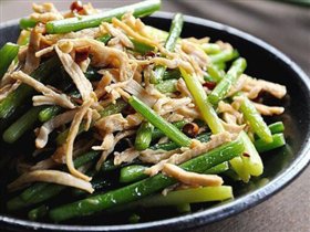 蚝油蒜苗炒鸡丝