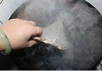金银蒜蒸蝶鱼的做法 步骤2