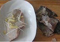 金银蒜蒸蝶鱼的做法 步骤4