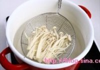 酸汤肥牛的做法 步骤2