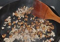香菇肉丁油饭的做法 步骤8