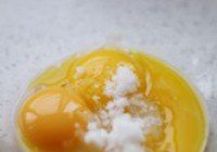 奶油戚风杯子蛋糕的做法 步骤1