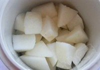 川贝炖雪梨的做法 步骤2