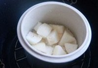 川贝炖雪梨的做法 步骤4