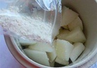 川贝炖雪梨的做法 步骤3