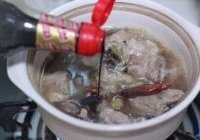 河豚鱼干红烧排骨的做法 步骤9