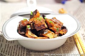 河豚鱼干红烧排骨