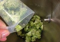 西兰花浓汤的做法 步骤3