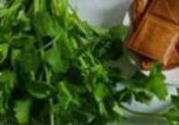 芹叶豆干拌三分钟油酥花生的做法 步骤6