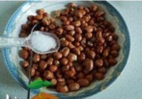 芹叶豆干拌三分钟油酥花生的做法 步骤4