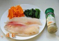 茄汁彩蔬鱼卷的做法 步骤3
