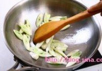 葱爆羊肉的做法 步骤7